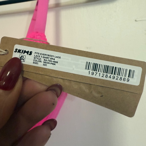 SKIMS Pink Lace Bra - Picture 4 of 4